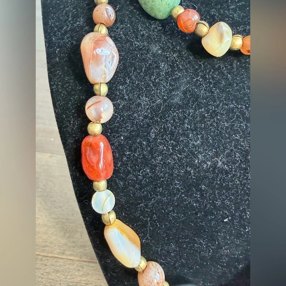 Vibrant Polished Agate Necklace with Gold Accents